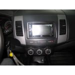 Citroen C-Crosser, CMOS kamera v podloce pod SPZ, zobrazen na nmi dodanm 2DIN rdiu JVC NT-30 