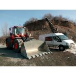 Nakladač Volvo, CB vysílačka Allamat 409, DIN držák a dodatečný DIN rámeček, CB ant Sirio Turbo 2000