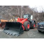 Nakladač Hitachi, CB vysílačka President Barry, DIN držák, CB anténa Sirio Mini Snake, reproduktor