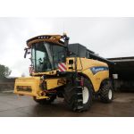 Kombajn New Holland, CB vysílačka Allamat 409, CB anténa Sirio Mini Snake na přídavném držáku