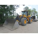 Nakladač VOLVO, CB vysílačka Allamat 409, CB anténa Sirio Turbo 800, kovový DIN držák