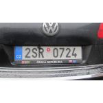 VW Passat, kamera typu CCD v osvtlen SPZ, zobrazen na originlnm rdiu s navigac