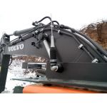 Otočný bagr Volvo, CB vysílačka Allamat 409, CB anténa Sirio Turbo 2000, reproduktor